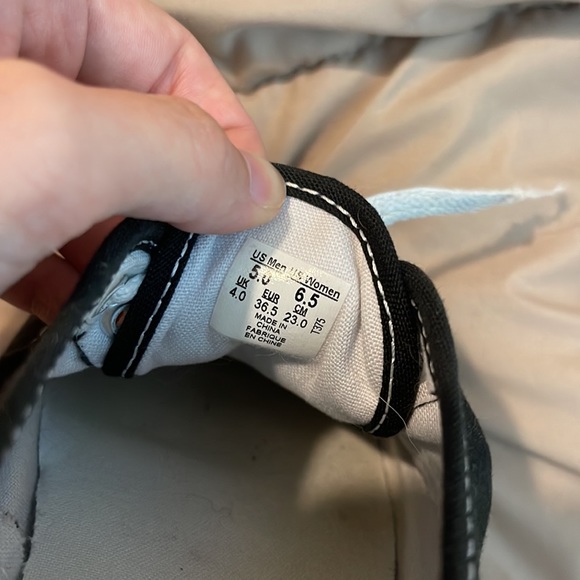 Vans womens 6.5, mens 5.0 - Picture 7 of 9